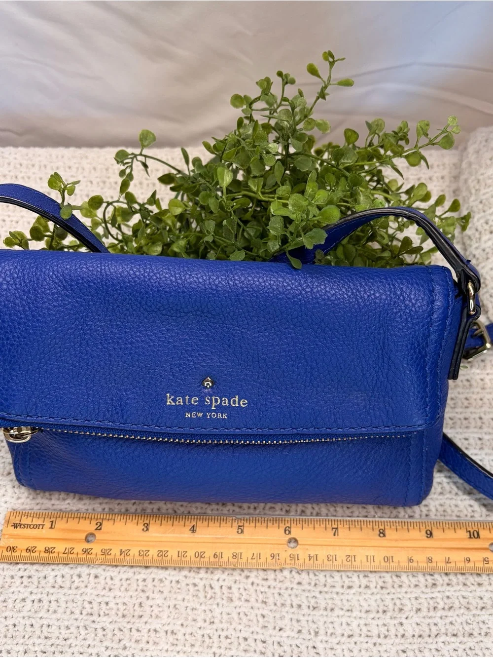 kate spade cobalt blue pebbled leather crossbody bag